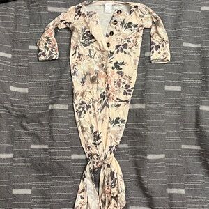 Loulou Hazel knotted gown newborn size